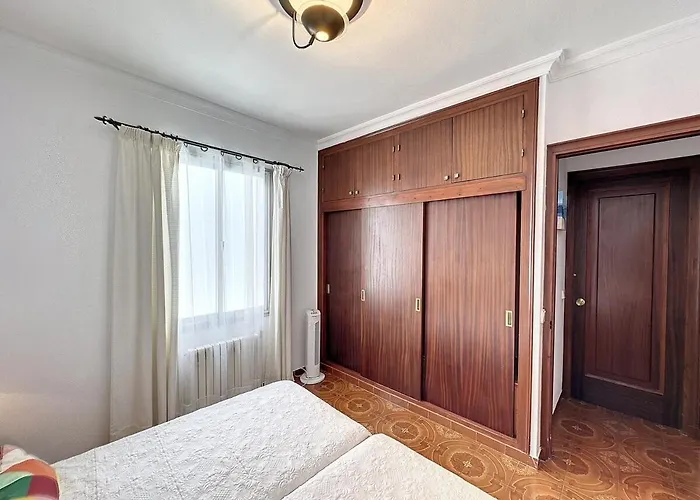 בית נופש Roca Fornells, Centrico F86 *